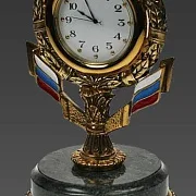 Настольные часы с российским флагом из бронзы и змеевика — необычный подарок — фотография 2
