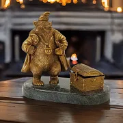 Ручная работа: Фигурка «Медведь с сундуком» из бронзы и камня — фотография 1