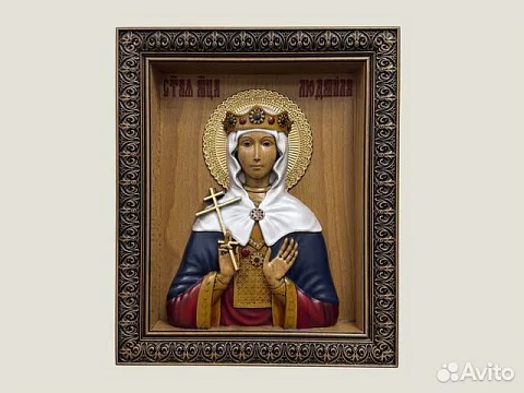 Подарочная резная икона из дерева Святая Людмила