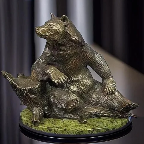 Композиция «Медведь на пне» на змеевике — оригинальный подарок