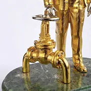 Бронзовая статуэтка «Работник ЖКХ» на змеевике в подарок — фотография 3